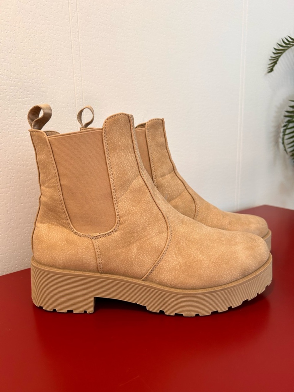 Dirty Laundry Women’s  Margo Chelsea Booties Size 9.5 - Picture 2 of 9